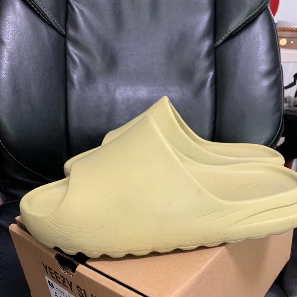 Resin yeezy slides pre❤️
